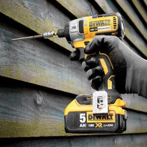 DeWALT aku udarni odvijač DCF887P2 18V 205Nm 18V 2x5Ah