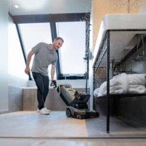 KARCHER PROFI Stroj za ribanje i susenje BR 304 C Bp Pack 4